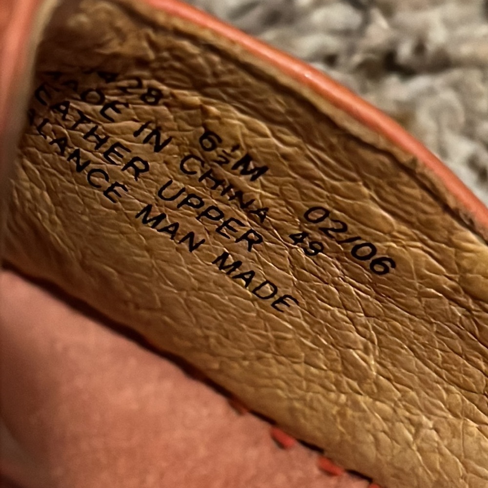 CLARKS WOMENS LEATHER SLIDES IN SZ 6.5…BEAUTIFUL CORAL COLOR…WORN ONE TIME!!! - Picture 7 of 9